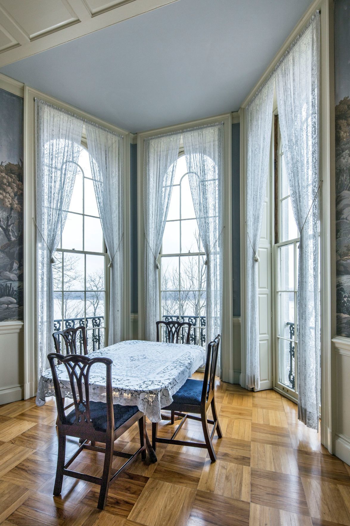 STL_CastleKitchenTable_C_source.jpg
